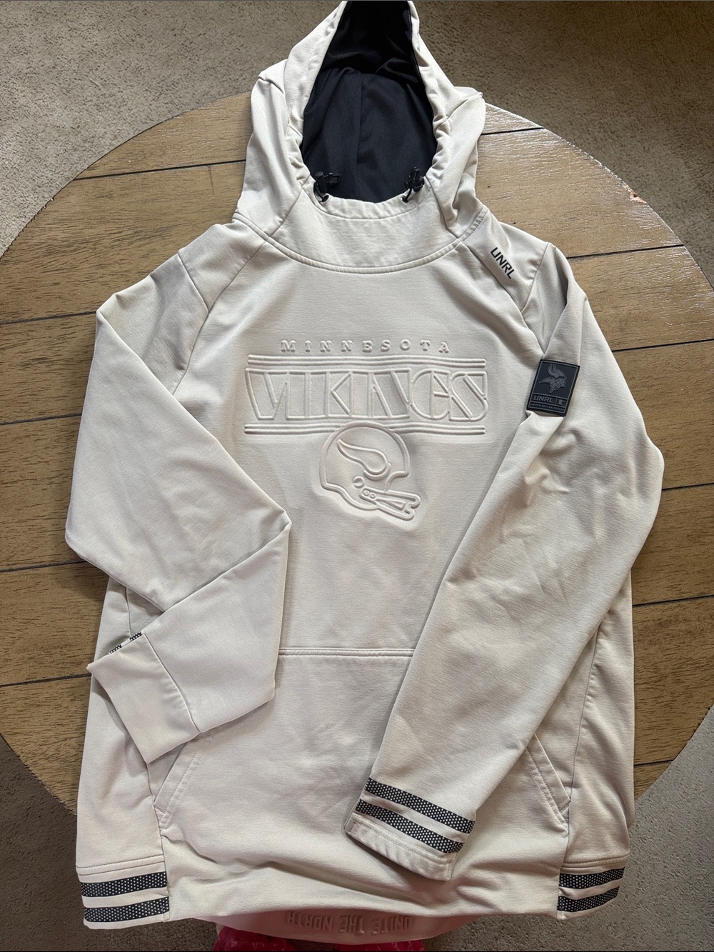UNRL Minnesota Vikings Embossed Hoodie in Cream Excellent condition
